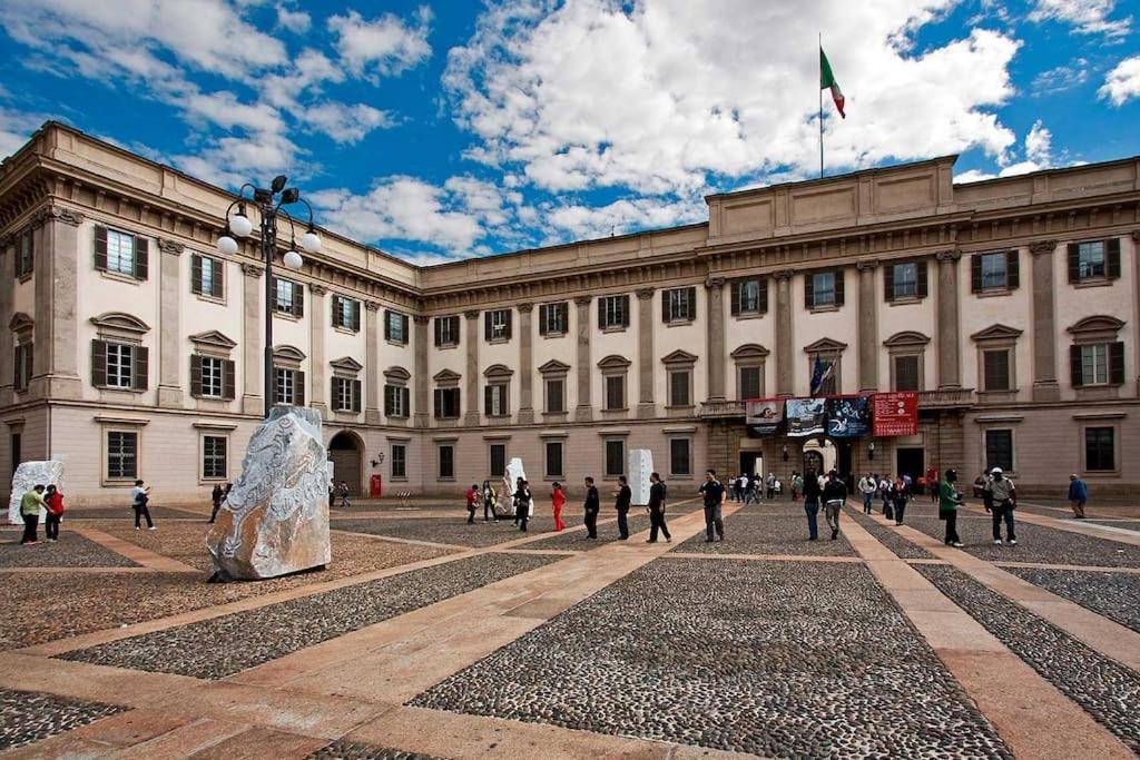 Duomo-San Babila-Tribunale Wifi-Netflix Milán Exterior foto